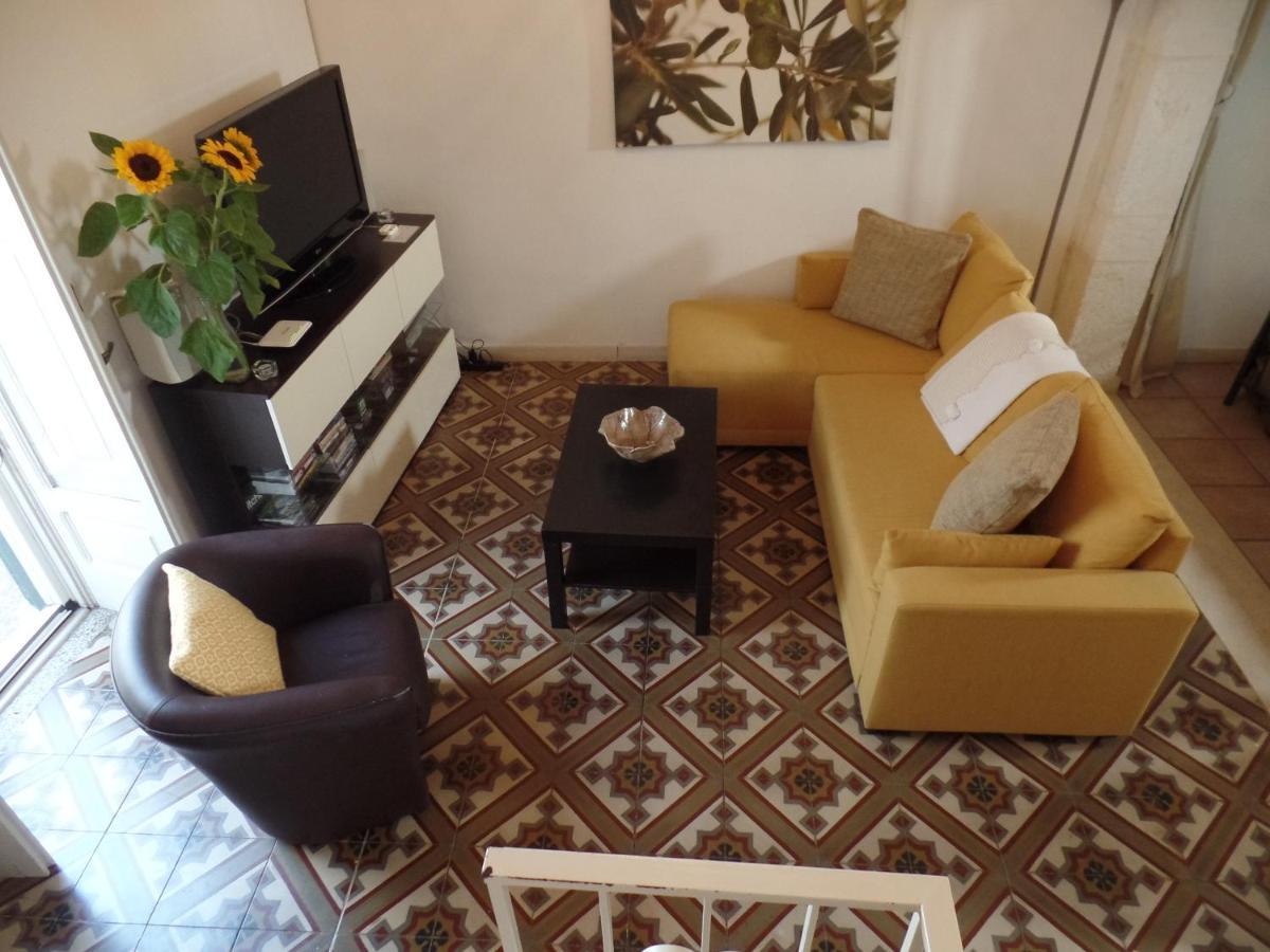 Casa Josephina - Three Level Stone Home With Balcony, 2 Roof Terraces & Sea Views 오스투니 외부 사진
