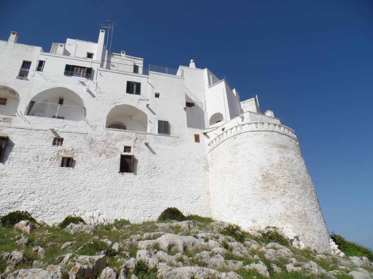 Casa Josephina - Three Level Stone Home With Balcony, 2 Roof Terraces & Sea Views 오스투니 외부 사진